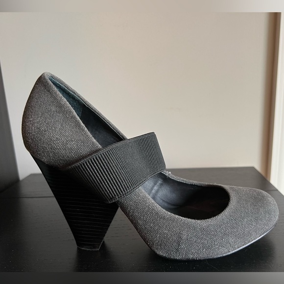 BCBCMaxAzria gray canvas marry Jane heels - Picture 7 of 11
